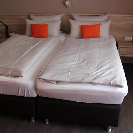 Hotel Am Bruennchen 3*