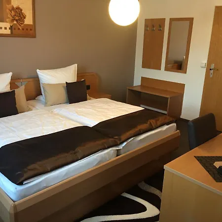 Hotell Am Bruennchen 3*