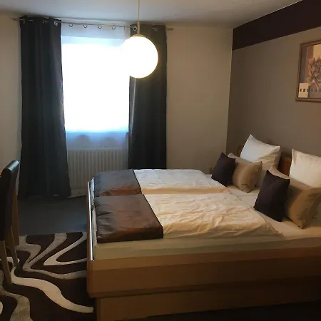 Hotel Am Bruennchen 3*