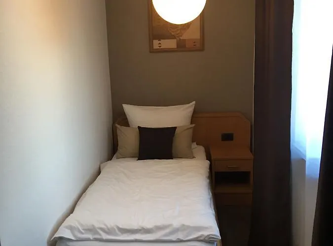 מלון Am Bruennchen 3*